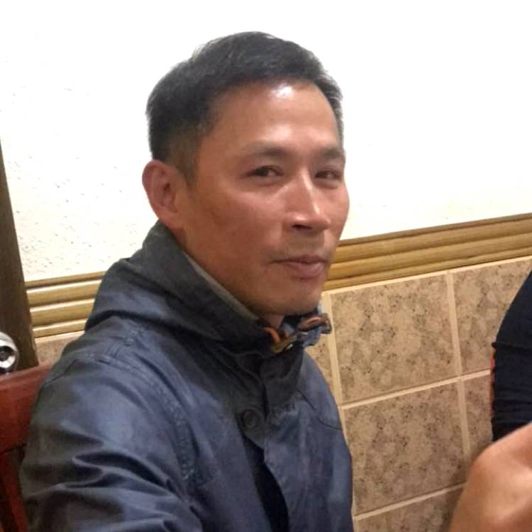 愉快黑裤的照片