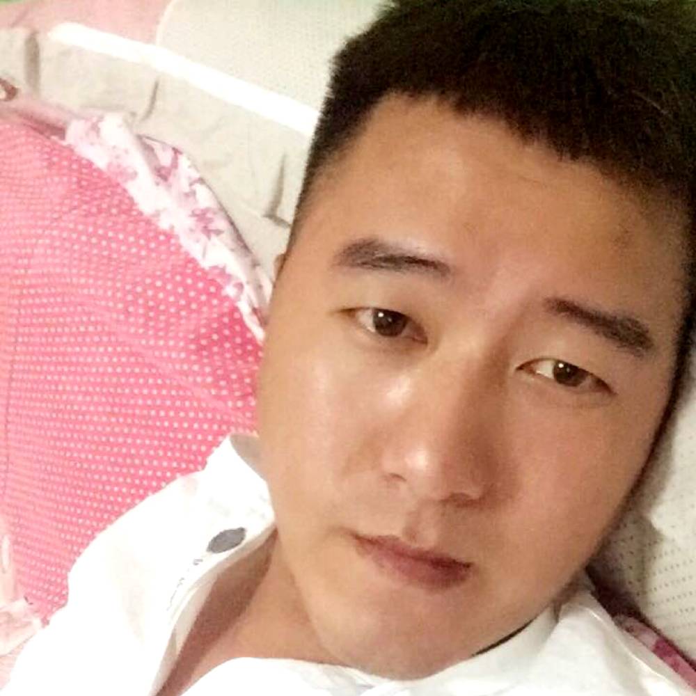 蔡朋的照片