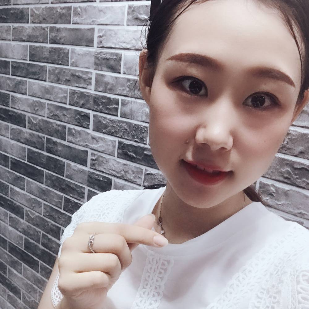 安娜妹妹的照片