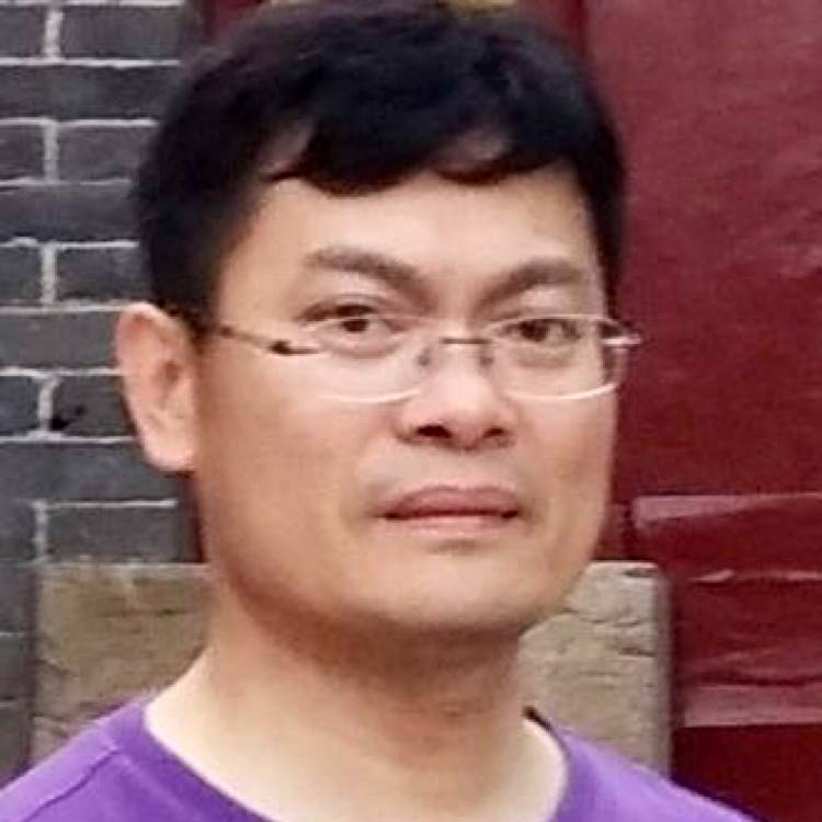 激动余音的照片