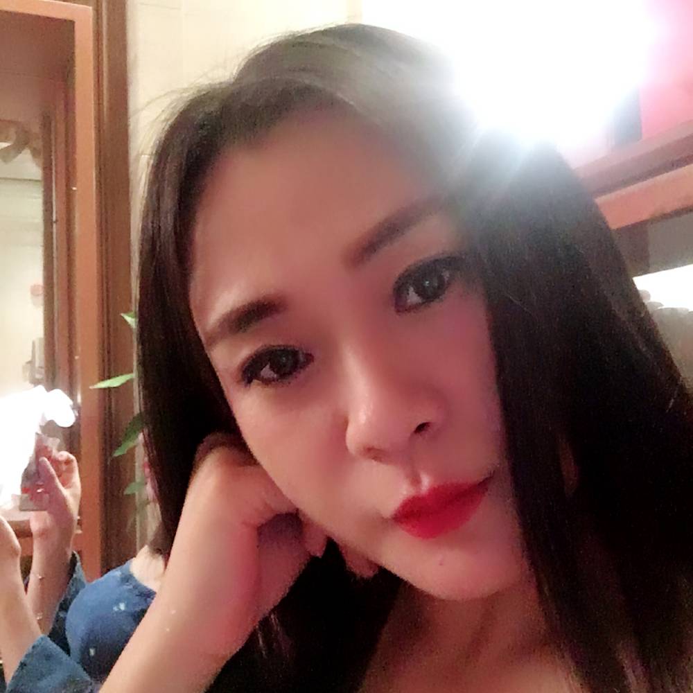 虚心巨人的照片
