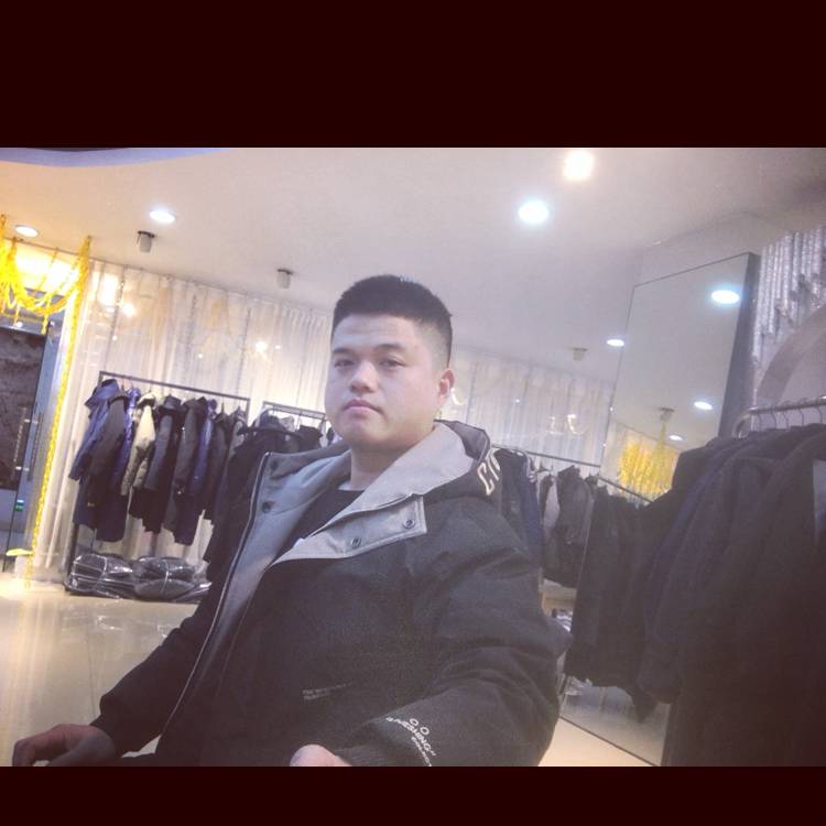 雨中的彩虹的照片