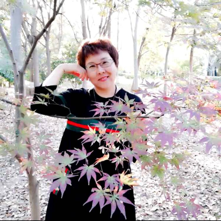 红羽儿的照片