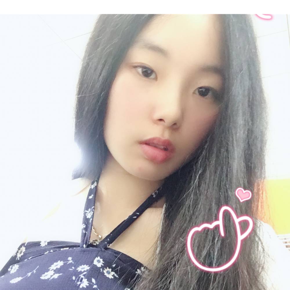枯萎的树木的照片