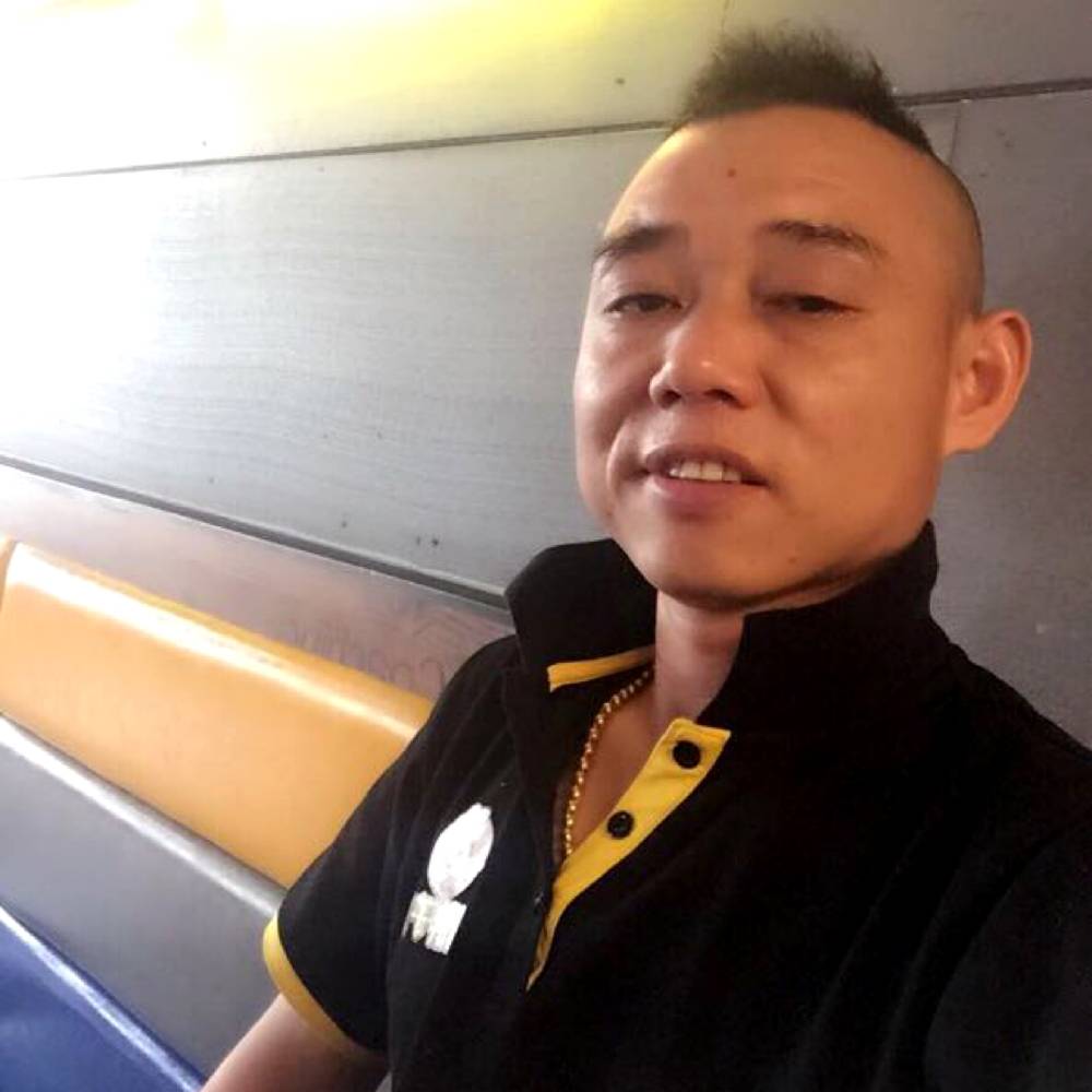高大思恋的照片
