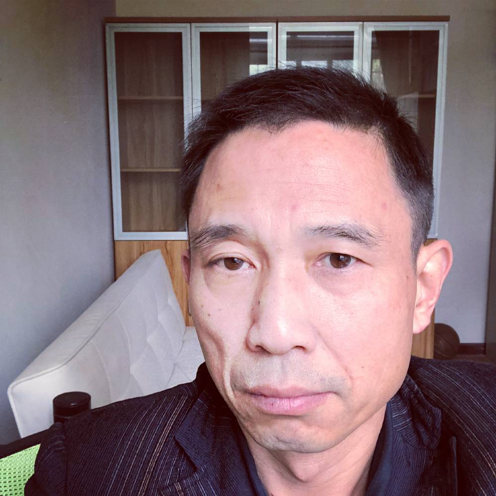 靓丽枕头的照片