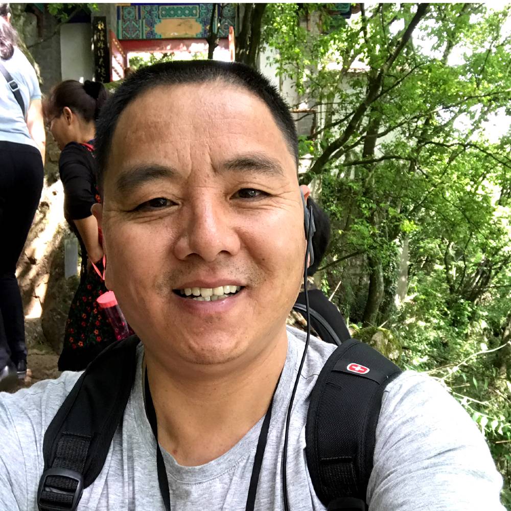 六哥哥的照片