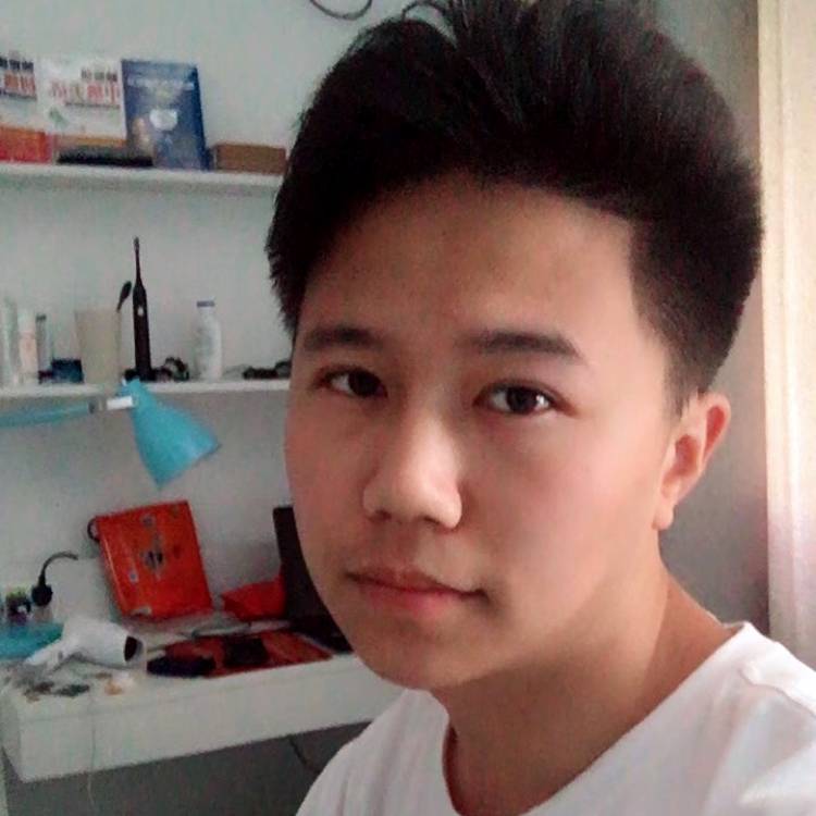 爱骑猪的小秃驴的照片