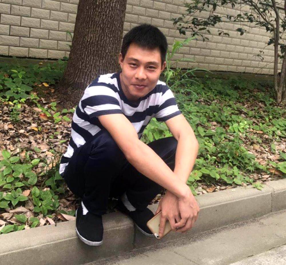 执着小伙的照片