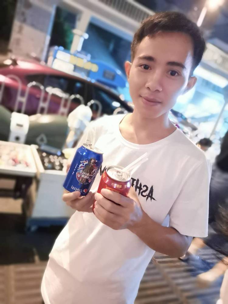 熊猫跑步的照片