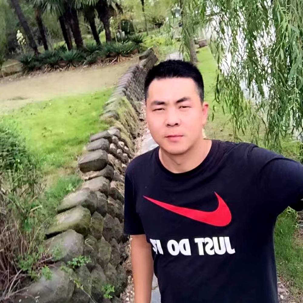 打开的一瞬间的照片