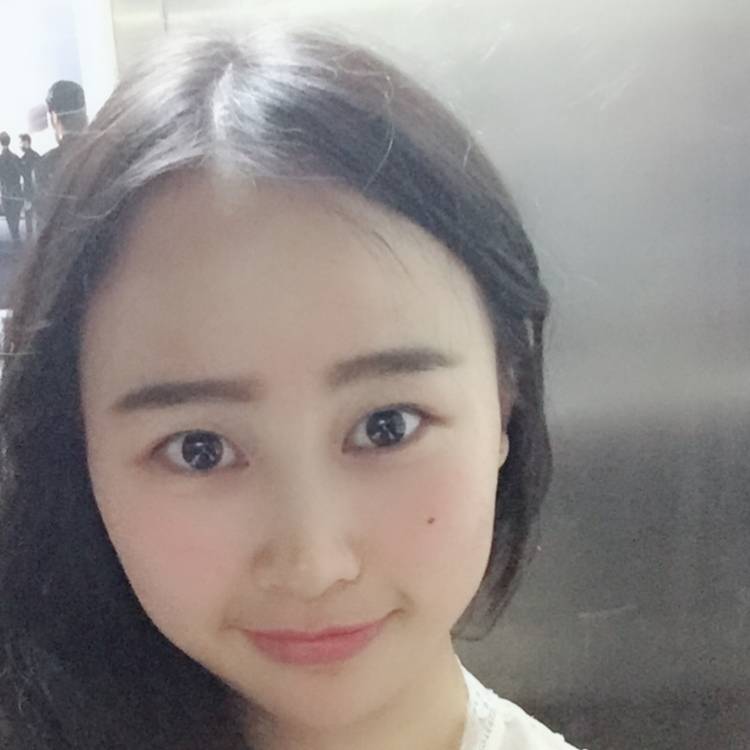 巷子里的希的照片