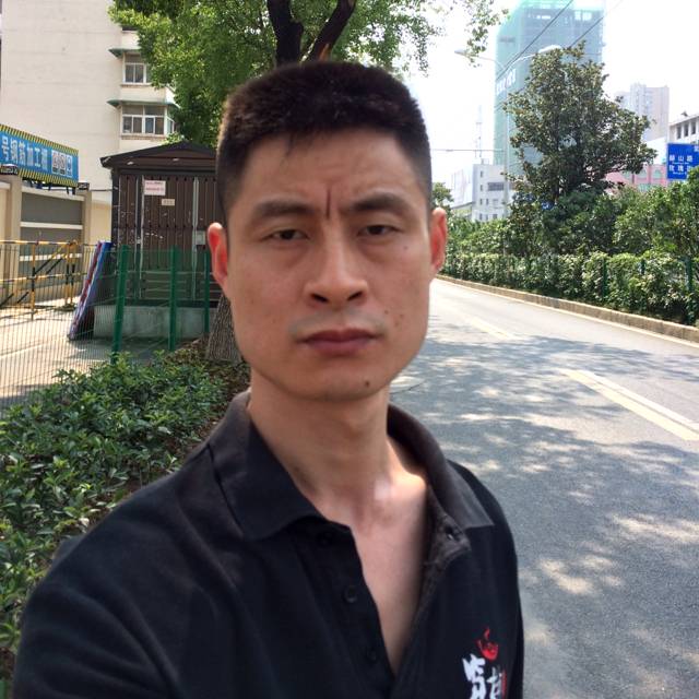 沙漠之鹰123的照片