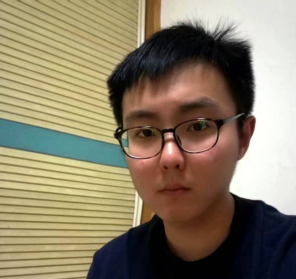 纯纯的黑色眼镜的照片