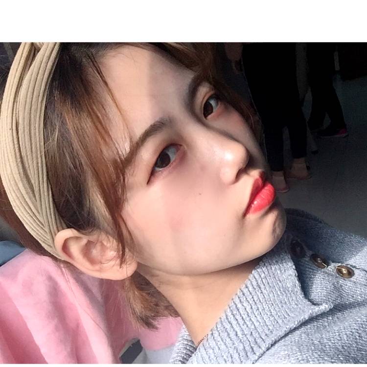 大气墨镜的照片