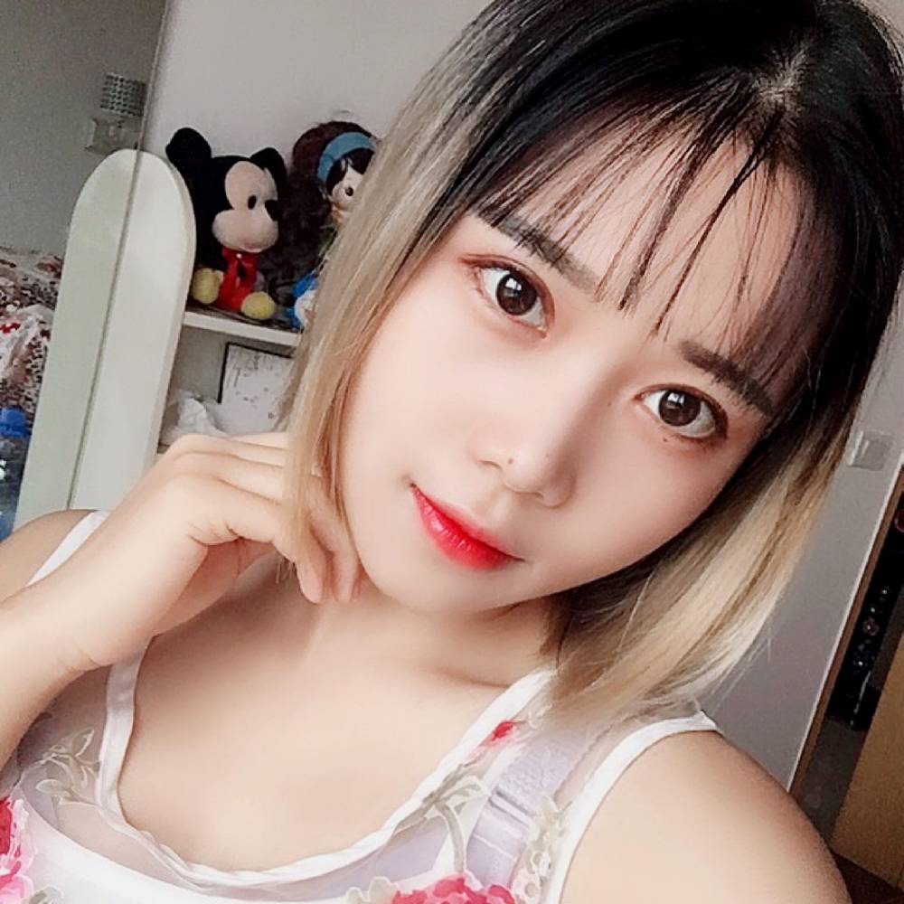 周露露的照片