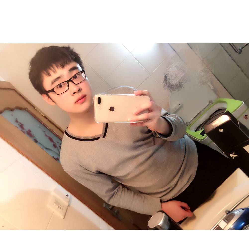 超越ang自己的照片