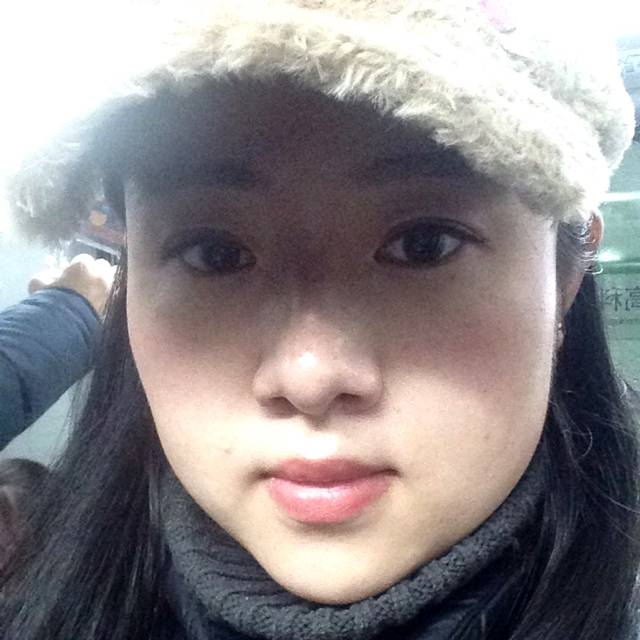 内向唇彩的照片