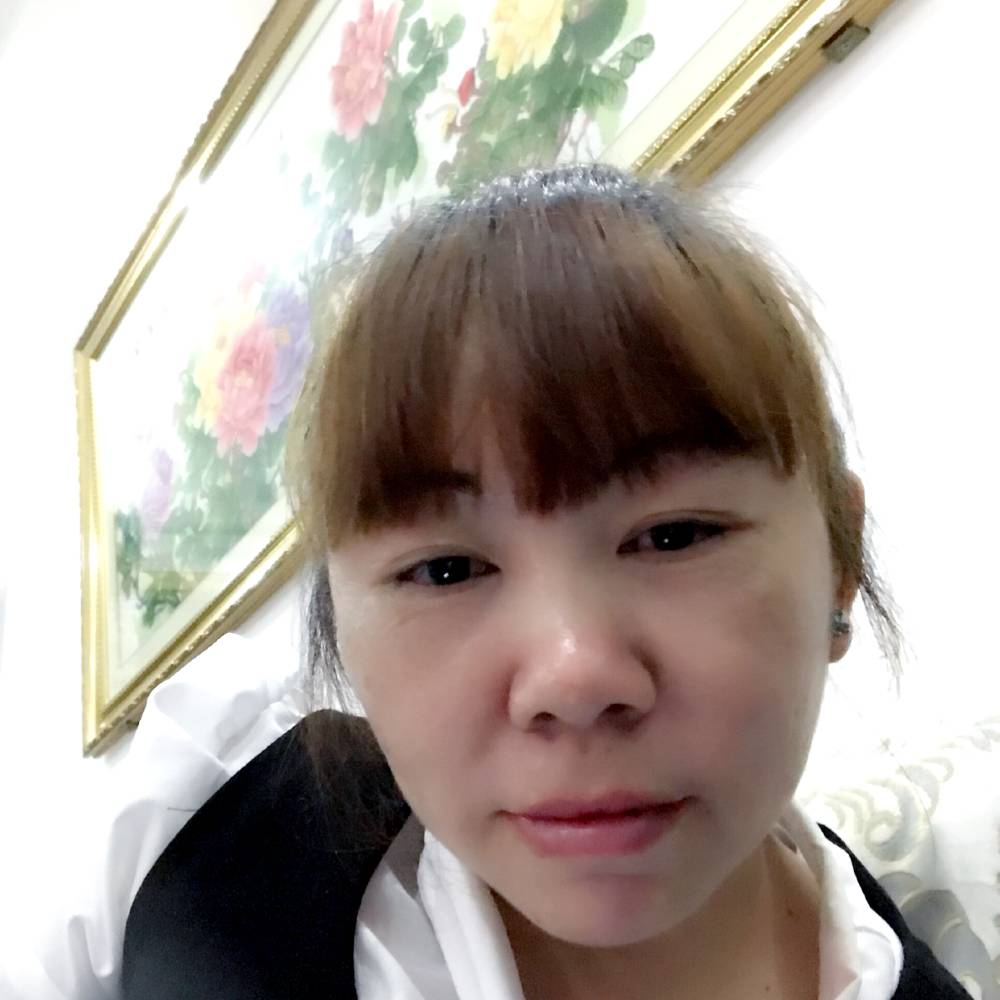 听话黑裤的照片