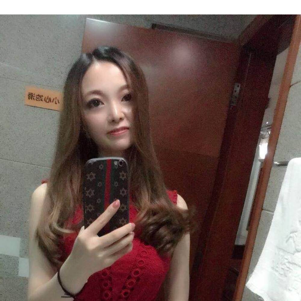 果子颖的照片