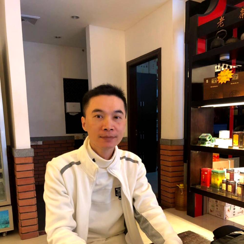 年轻随缘的照片