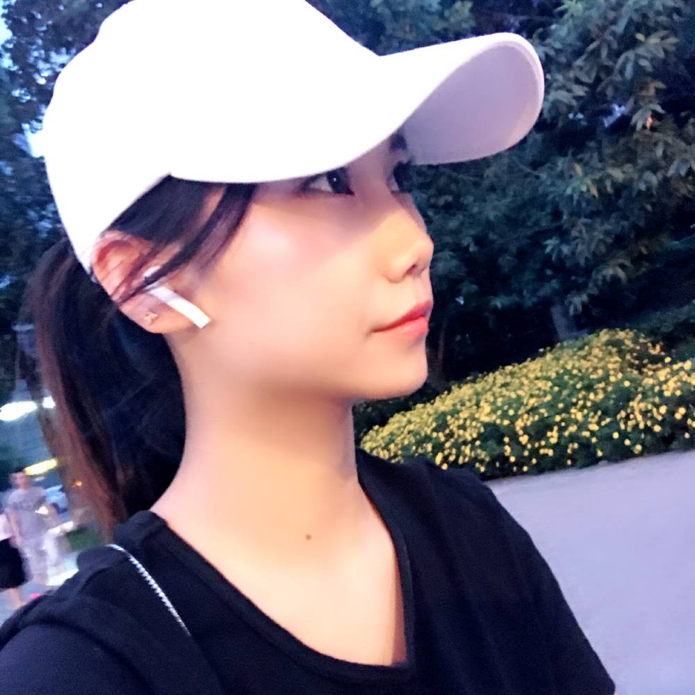 Fridaˆ的照片