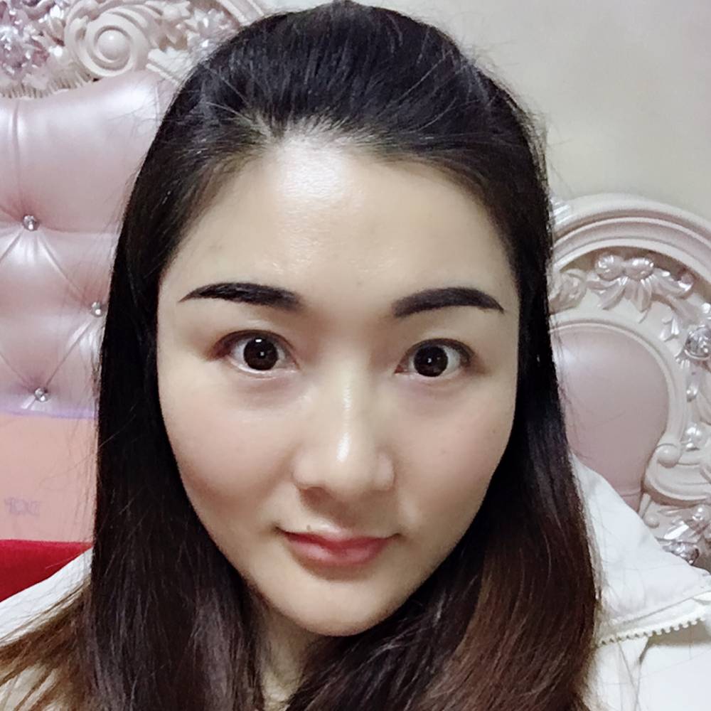 甜甜美女的照片