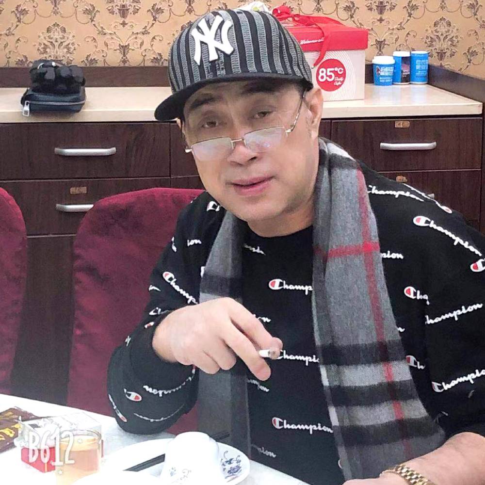 易方的照片