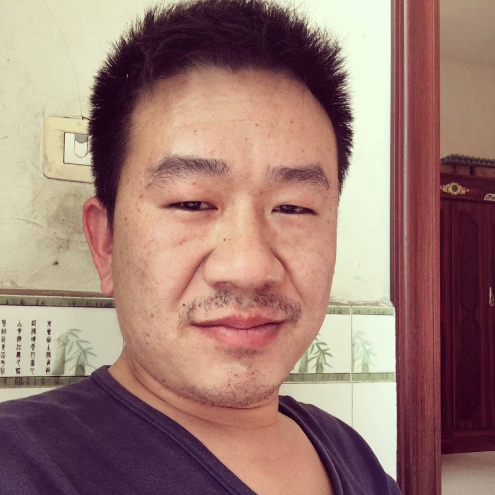 冷艳玫瑰……的照片