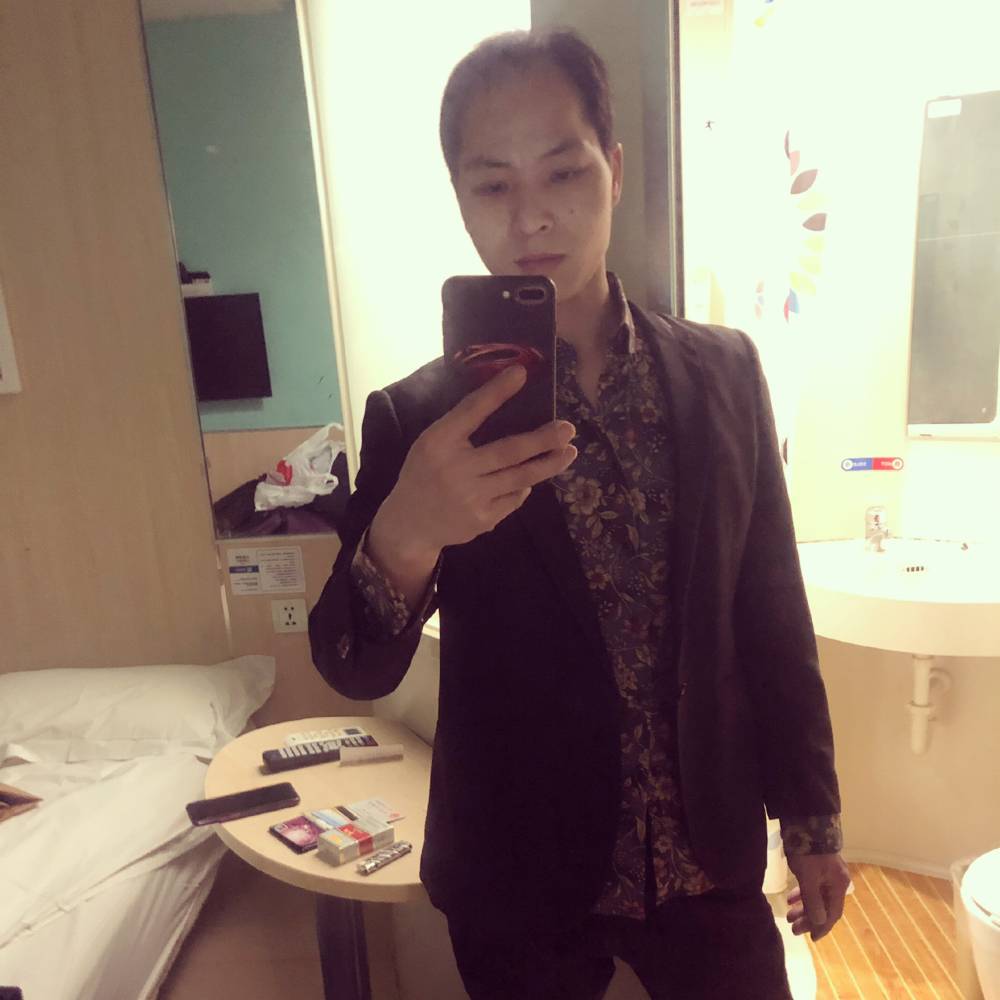 嘴唇、爱上烟的照片