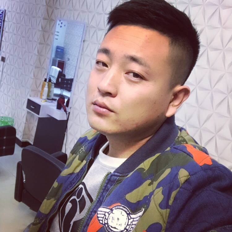 y十二的照片