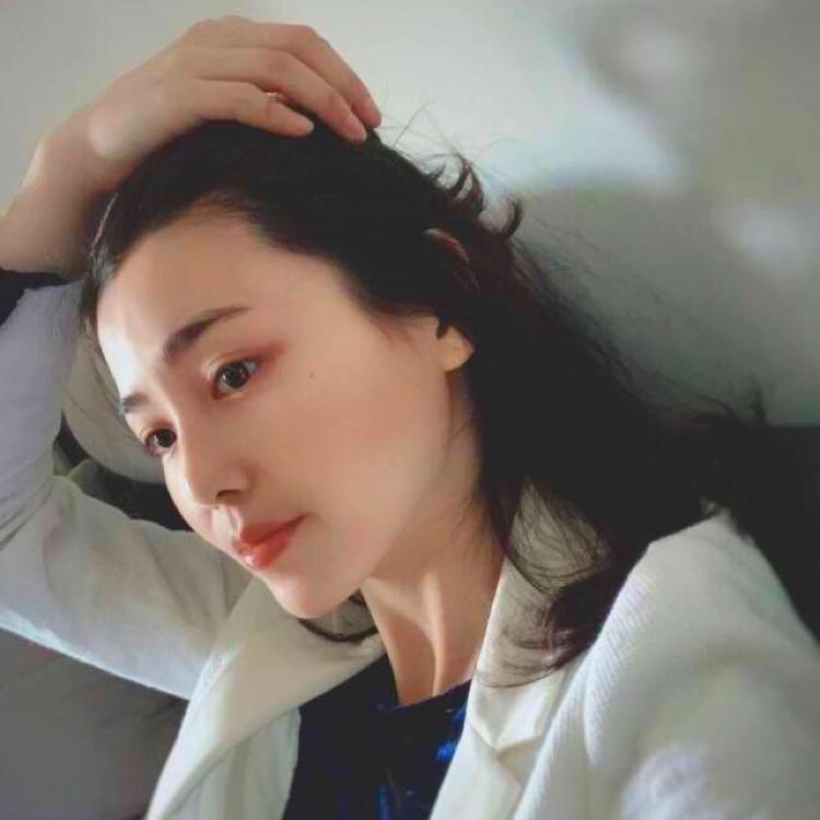 不讨欢心的照片