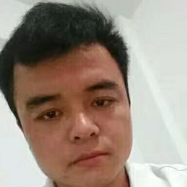 蜻蜓打碧蓝的照片