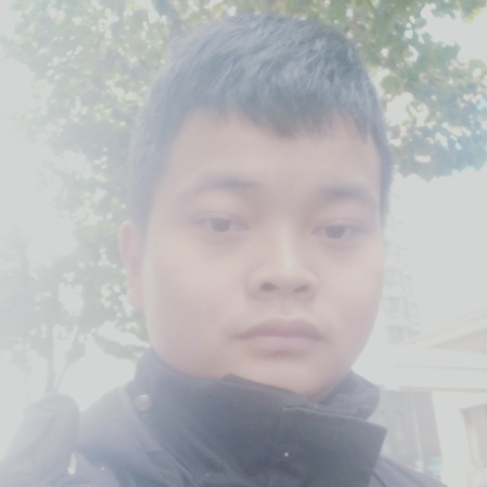 安静男孩的照片