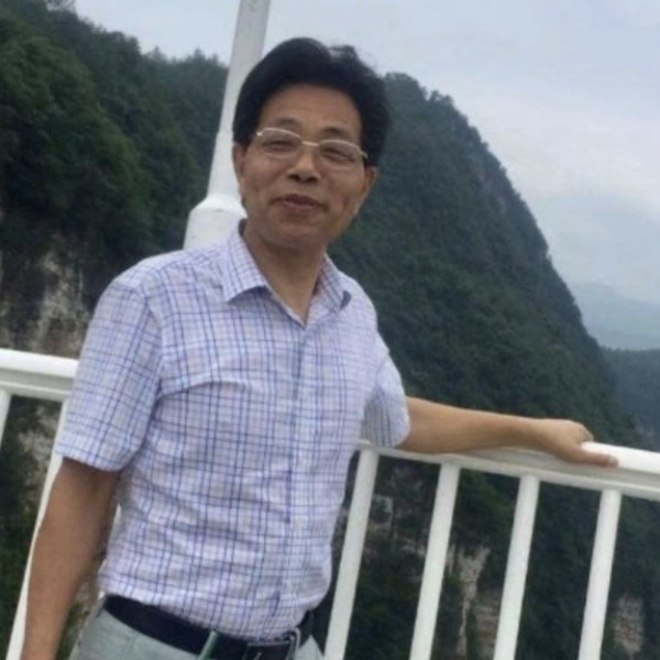 超级漫步微笑的照片