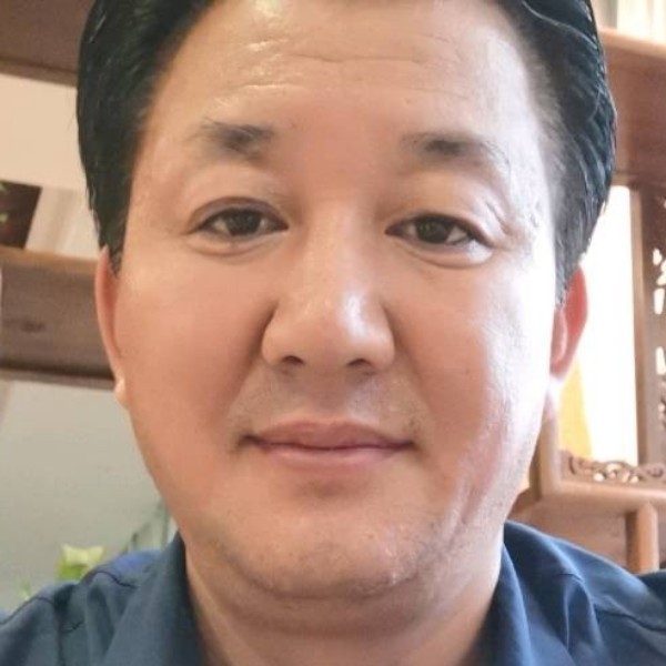 透彻浅吻微凉的照片