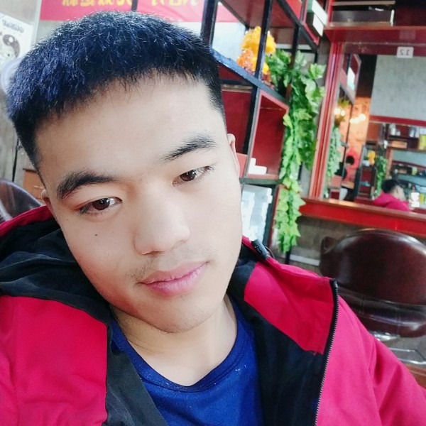 那个她是谁°的照片