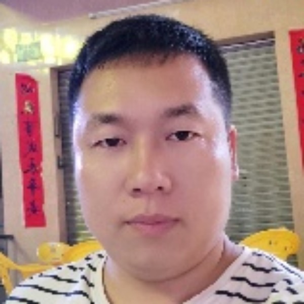 蚂蚁深拥土豪的照片