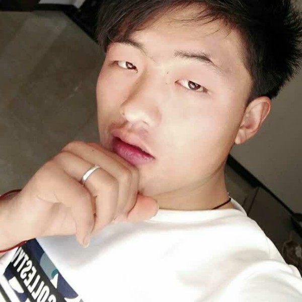 刘建斌。的照片