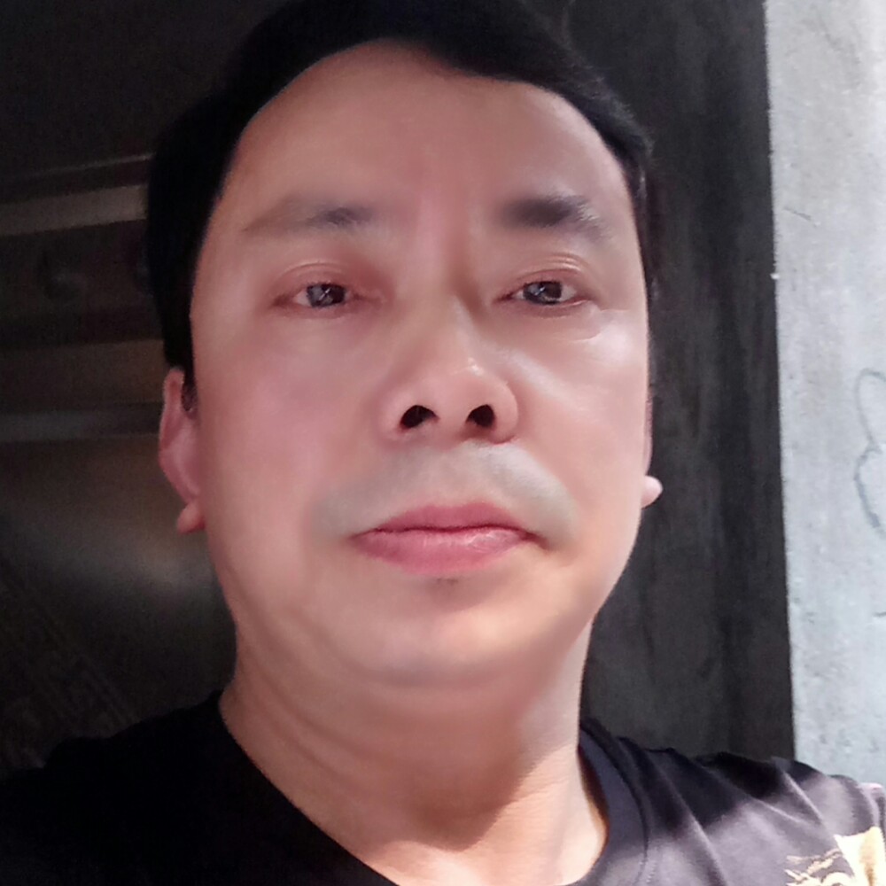 阳光的他的照片