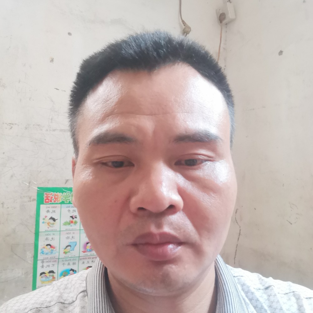 坚强的铁人的照片