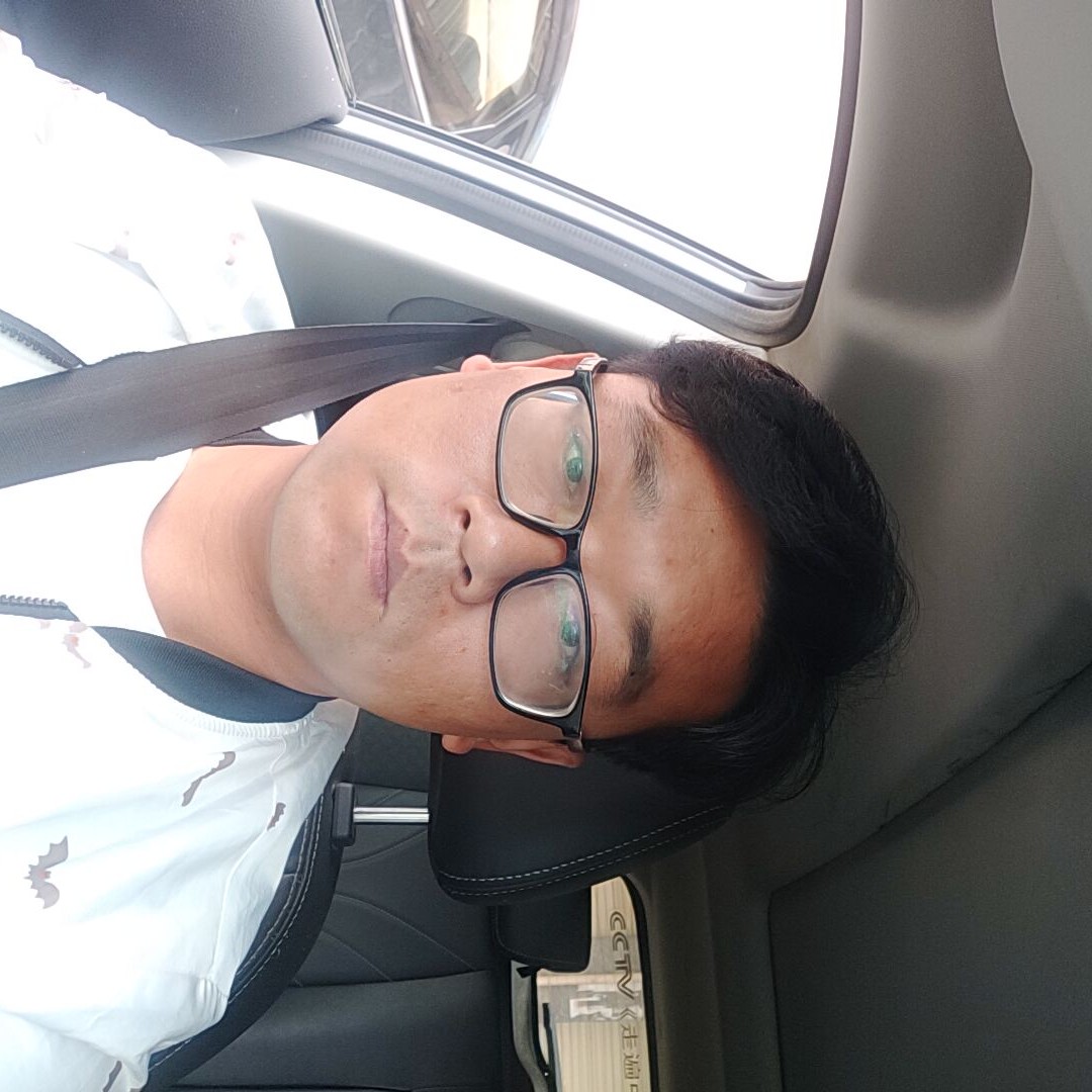 她的出现？等待的照片