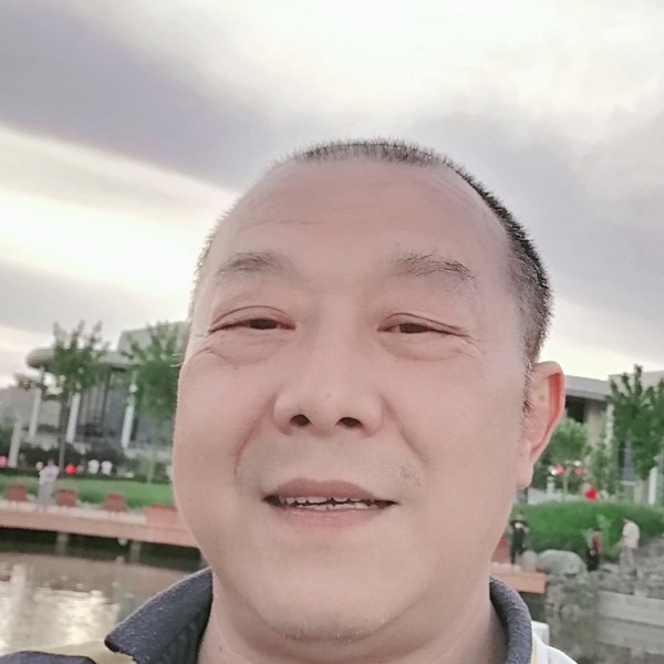 后来泪了电灯胆的照片