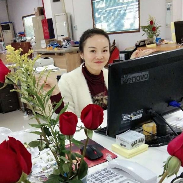 舒荷后来的照片