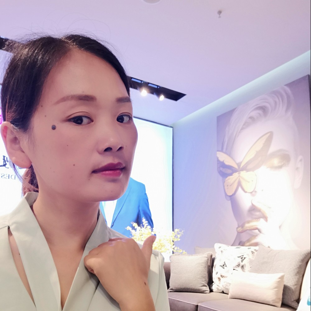 高高邂逅背包的照片