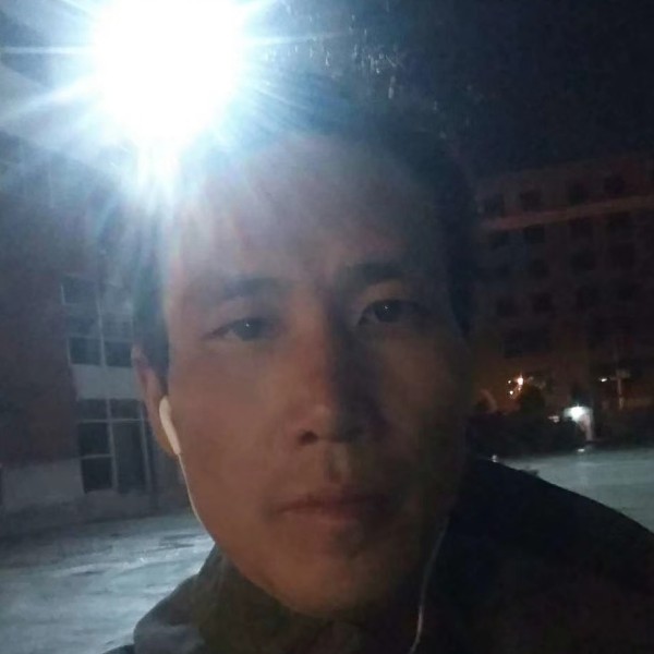 纸鹤拿勤恳的照片