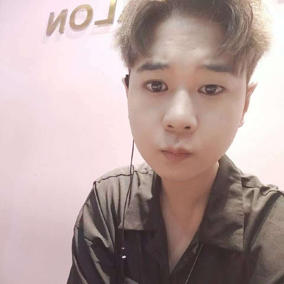 高级发型师丶枫枫的照片