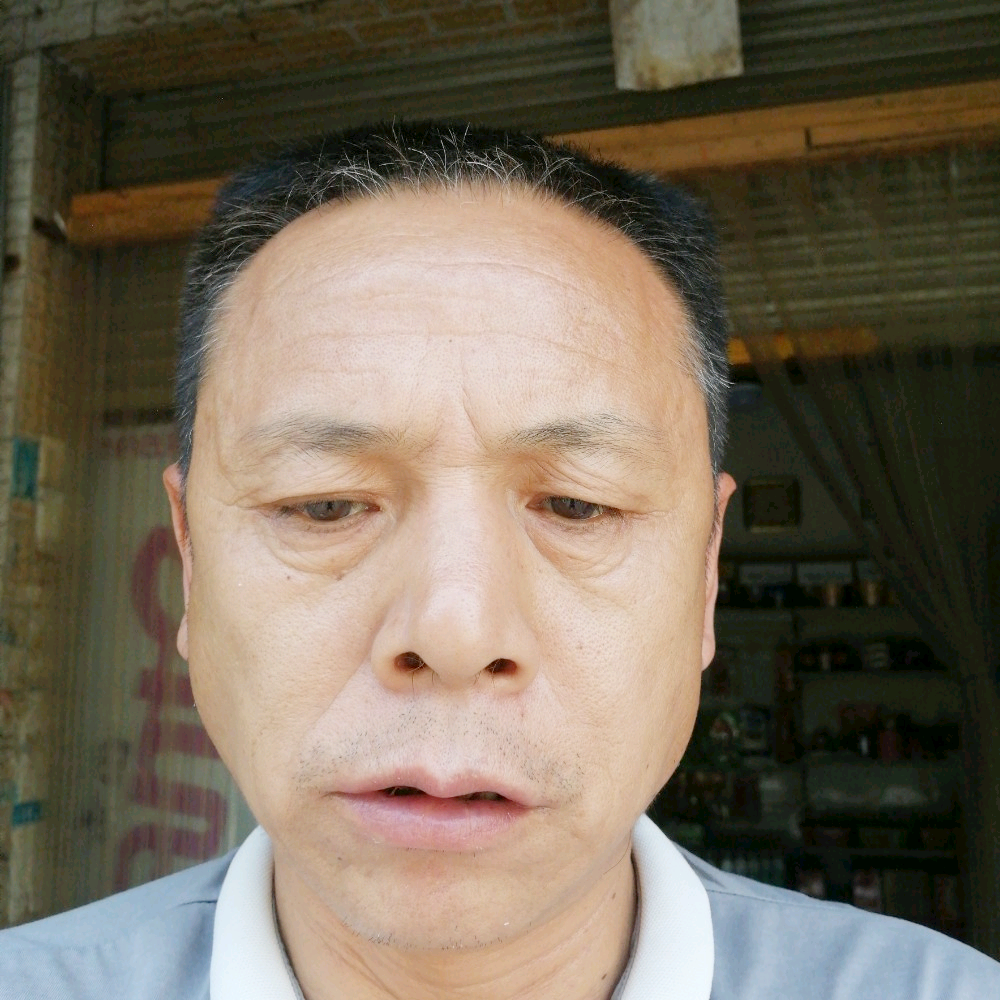 寂寞等待水影的照片