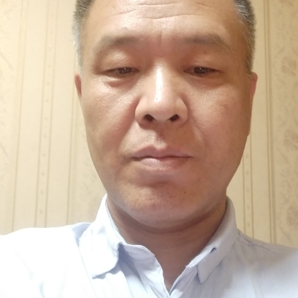 糊涂向白云的照片