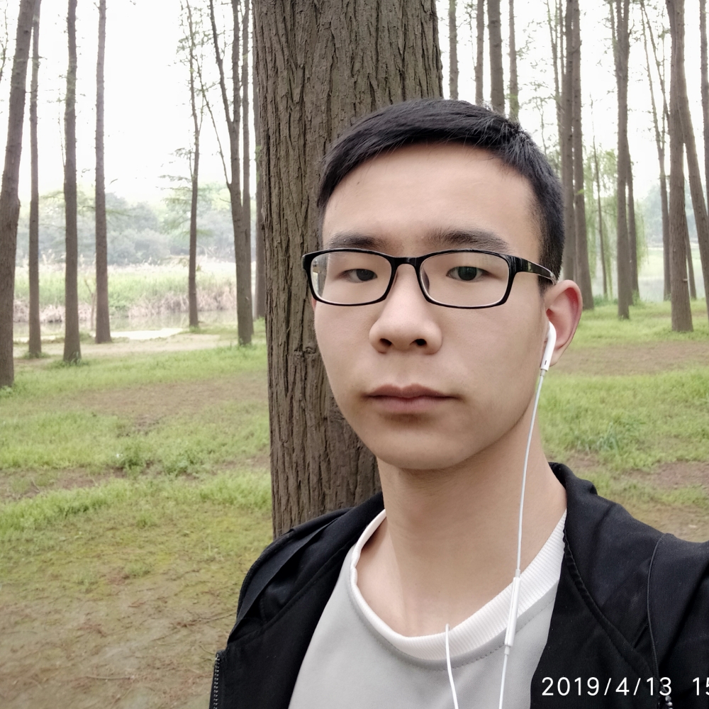 独坐坟头的照片